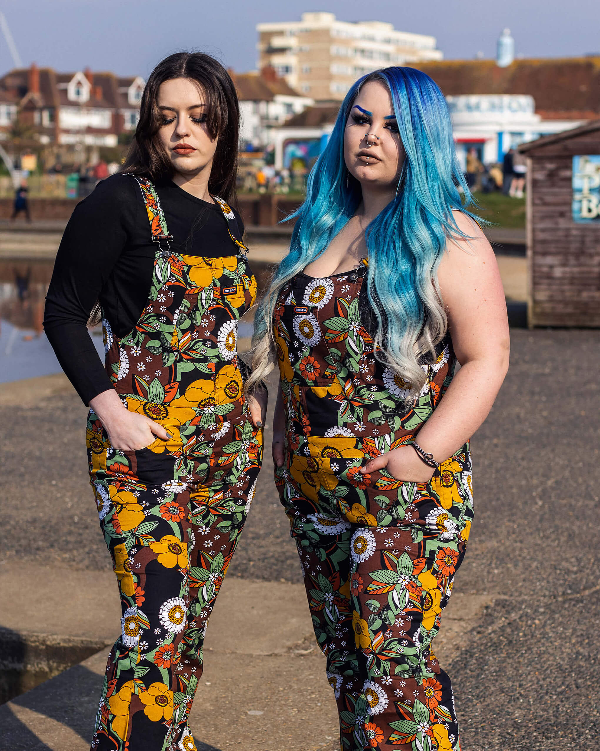 70 s Black Floral Stretch Skinny Flared Dungarees Run and Fly
