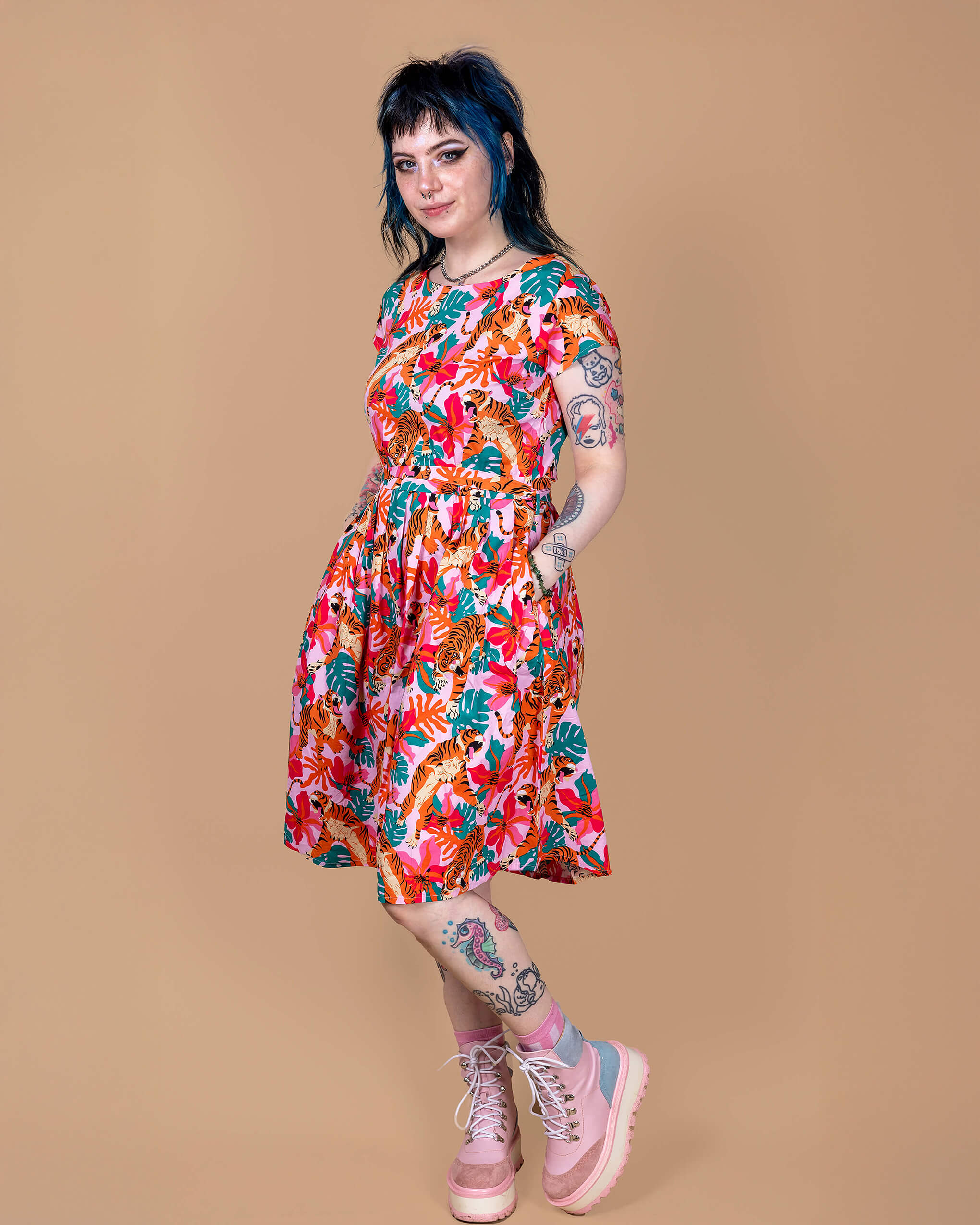 Tiger Lily Stretch Belted Tea Dress with Pockets Run and Fly Tiger Lily Stretch Belted Tea Dress with Pockets Run and Fly